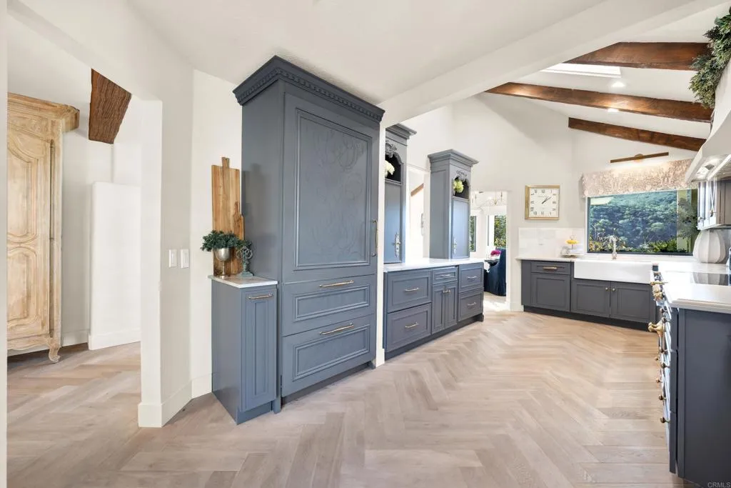 https://cdn.realtyfeed.com/cdn/127/306596701/8107d9a9bfcf2d312a09a0f924a72417.webp