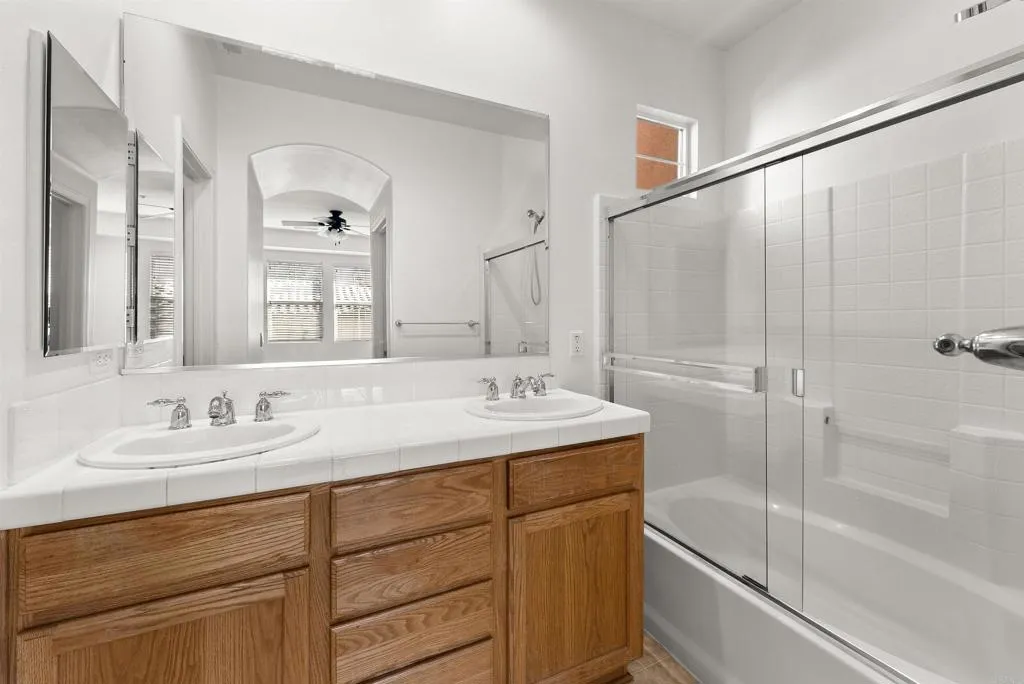 Photo #24: NDP2511167 Listing: Photo #24