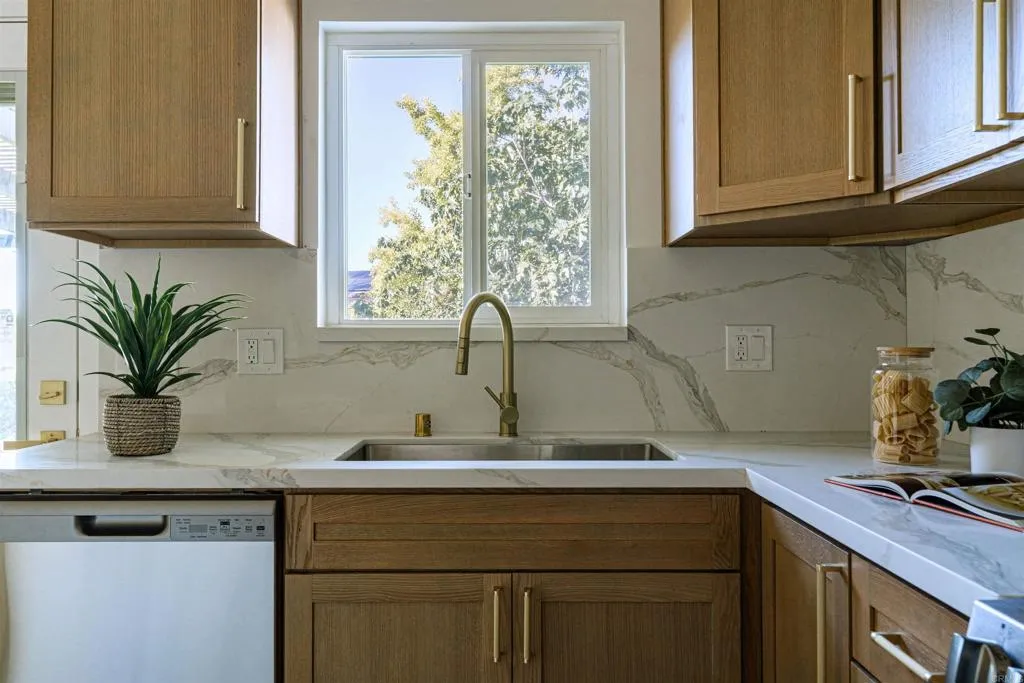 https://cdn.realtyfeed.com/cdn/127/306596920/15540b2b726ef7edb931d26897a9b9af.webp