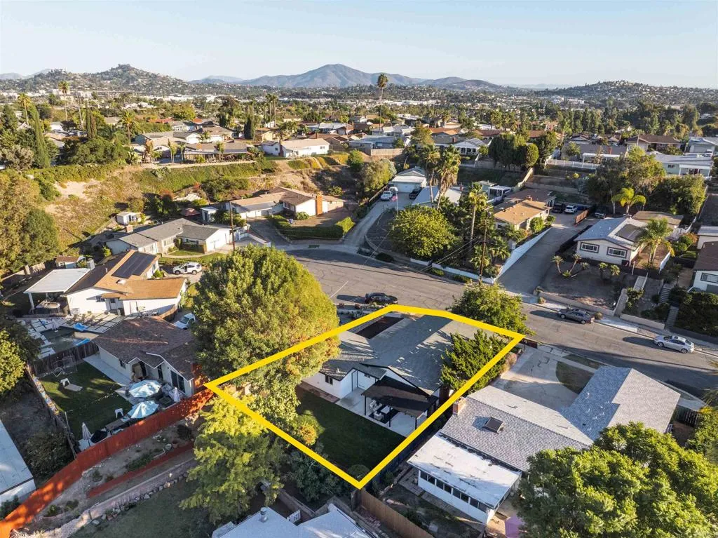 https://cdn.realtyfeed.com/cdn/127/306596920/62b3729f8d694a117ada5358f6090cd9.webp