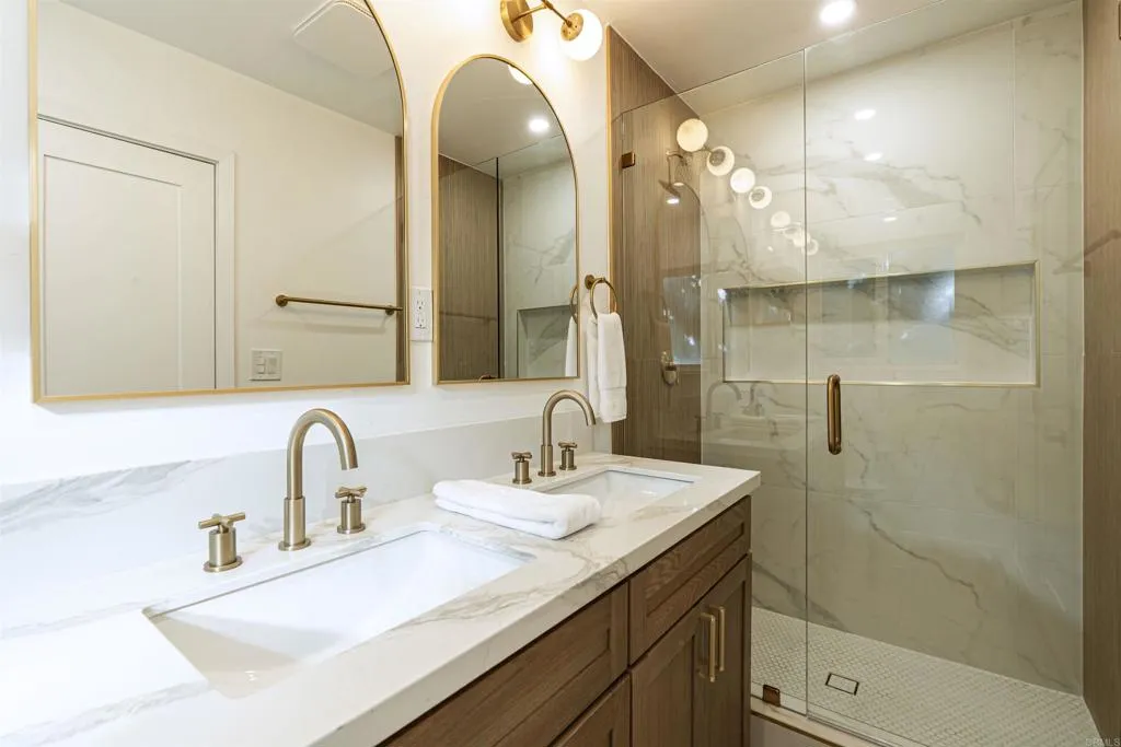 https://cdn.realtyfeed.com/cdn/127/306596920/689fe39b8830ad001079b2ce5325ead3.webp