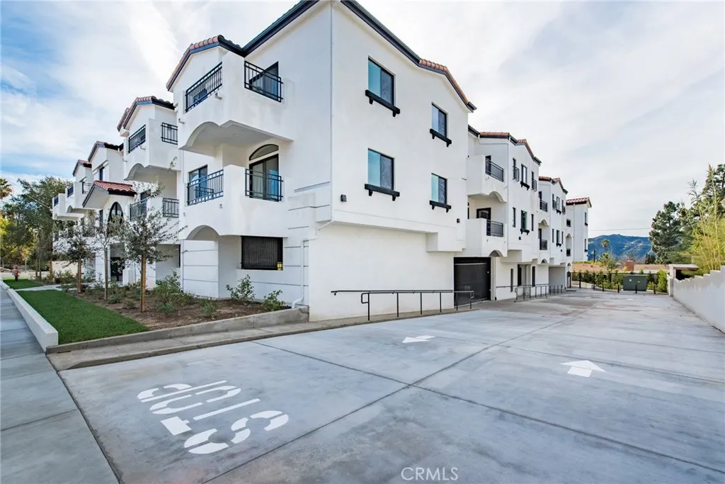 2340 Montrose Avenue Unit 303, Montrose, CA 91020 - Photo 3 of 35, Montrose, CA