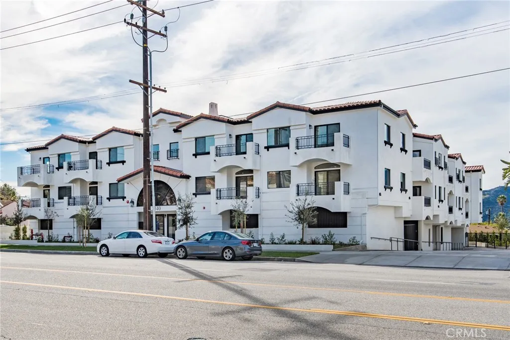 2340 Montrose Avenue Unit 303, Montrose, CA 91020 - Photo 2 of 35, Montrose, CA