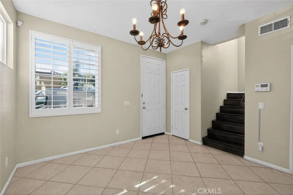 Photo #7: MB25268180 Listing: Photo #7