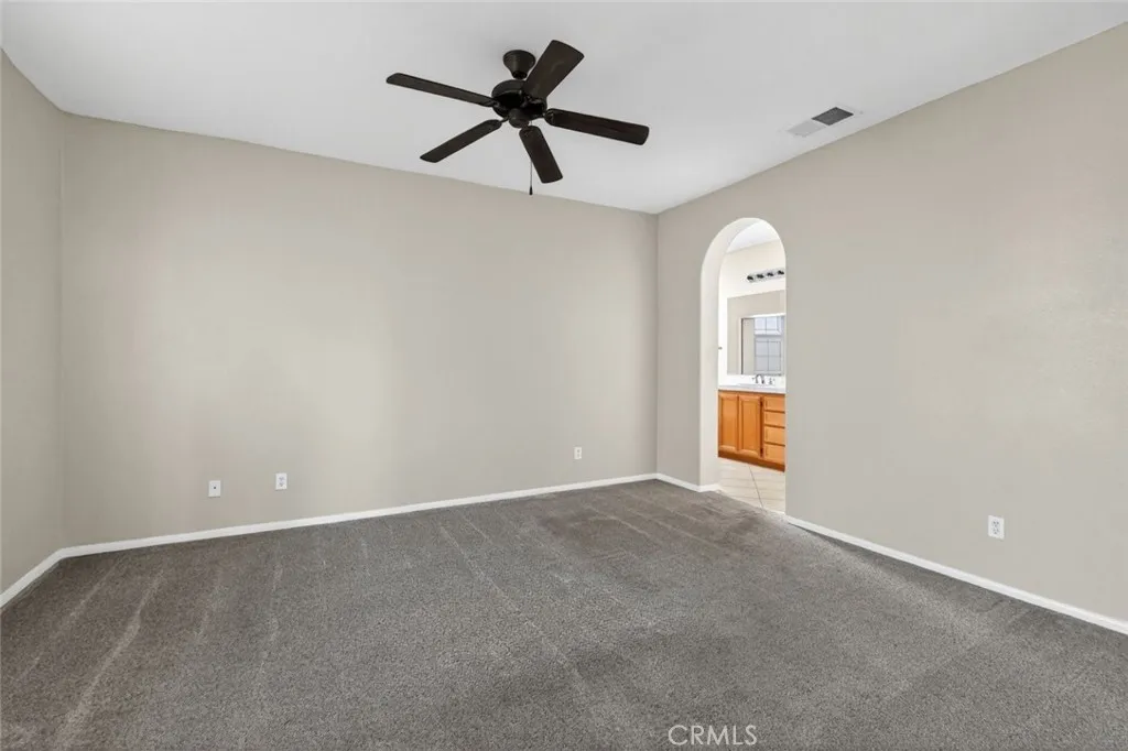 https://cdn.realtyfeed.com/cdn/127/306596942/2b16651152c03af30dd8628a5bec2a47.webp