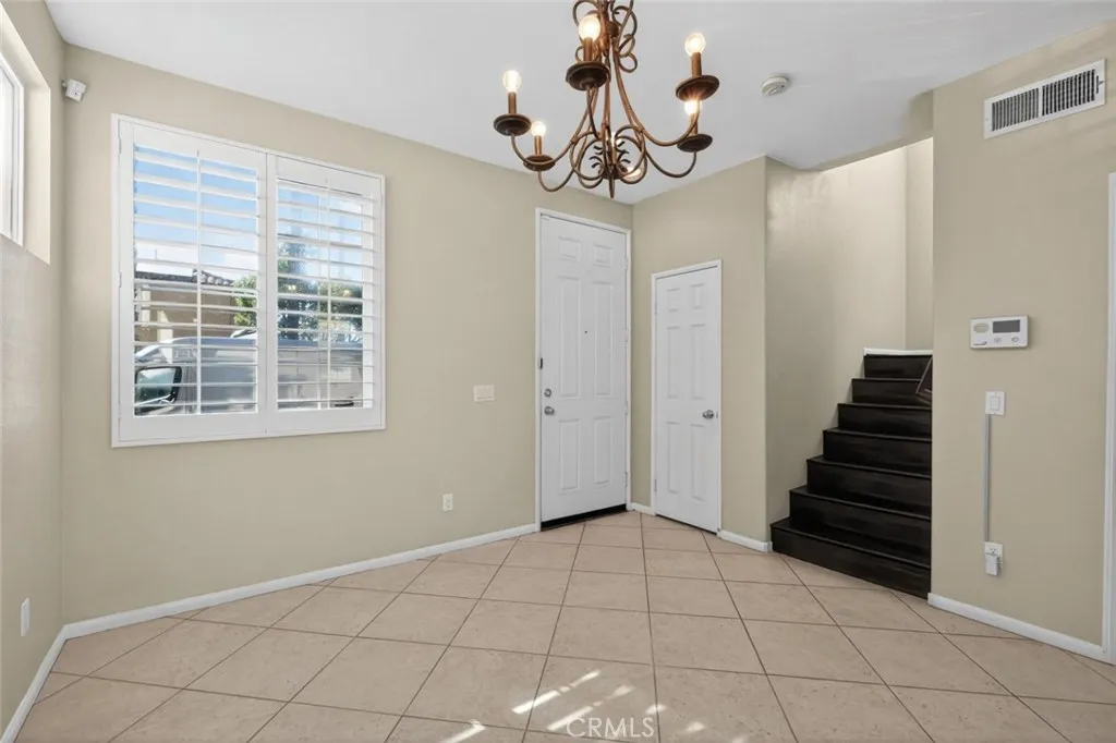 https://cdn.realtyfeed.com/cdn/127/306596942/4aeb1f398edfd2eb7da775f086f6474d.webp