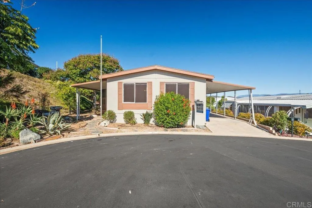 https://cdn.realtyfeed.com/cdn/127/306596988/180674d8127fdf688dd39958ca751238.webp