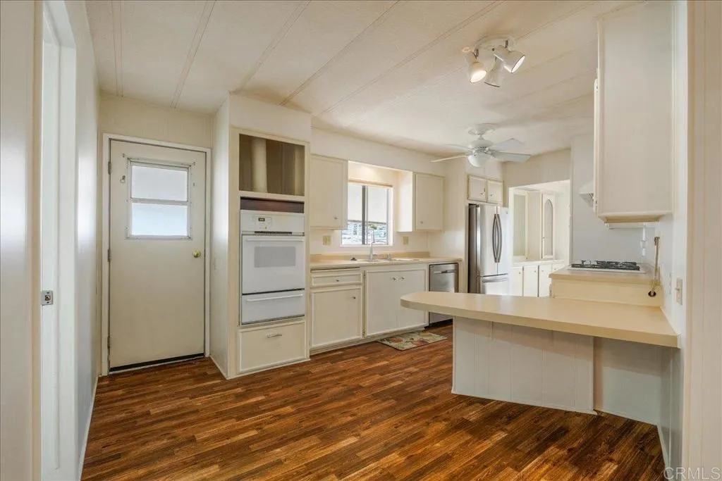 https://cdn.realtyfeed.com/cdn/127/306596988/6d9289450fbcceaff50870899b38f23b.webp