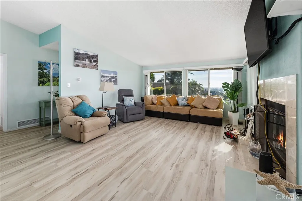 https://cdn.realtyfeed.com/cdn/127/306597070/6f5ded5fa368780730b591f5226f17dc.webp