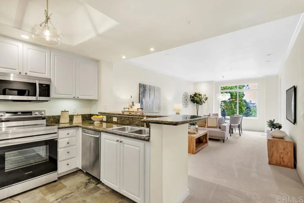 https://cdn.realtyfeed.com/cdn/127/306597129/6a69aa3fd48ca8917dbe83f5f51c9dbe.webp