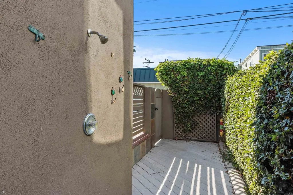 https://cdn.realtyfeed.com/cdn/127/306597182/5a6e128da475001125d326e74b67605a.webp