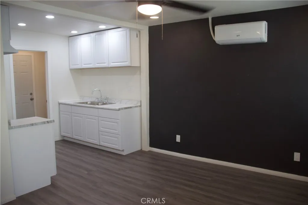 Los Angeles, CA 90011