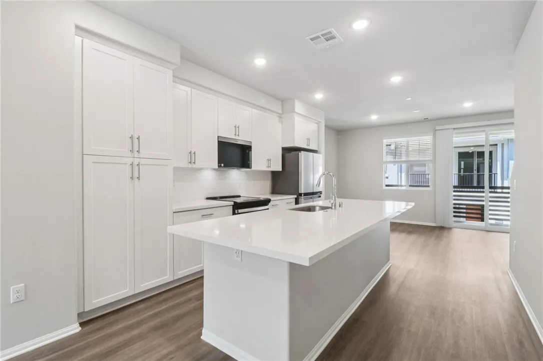 Photo #7: OC25269275 Listing: Photo #7