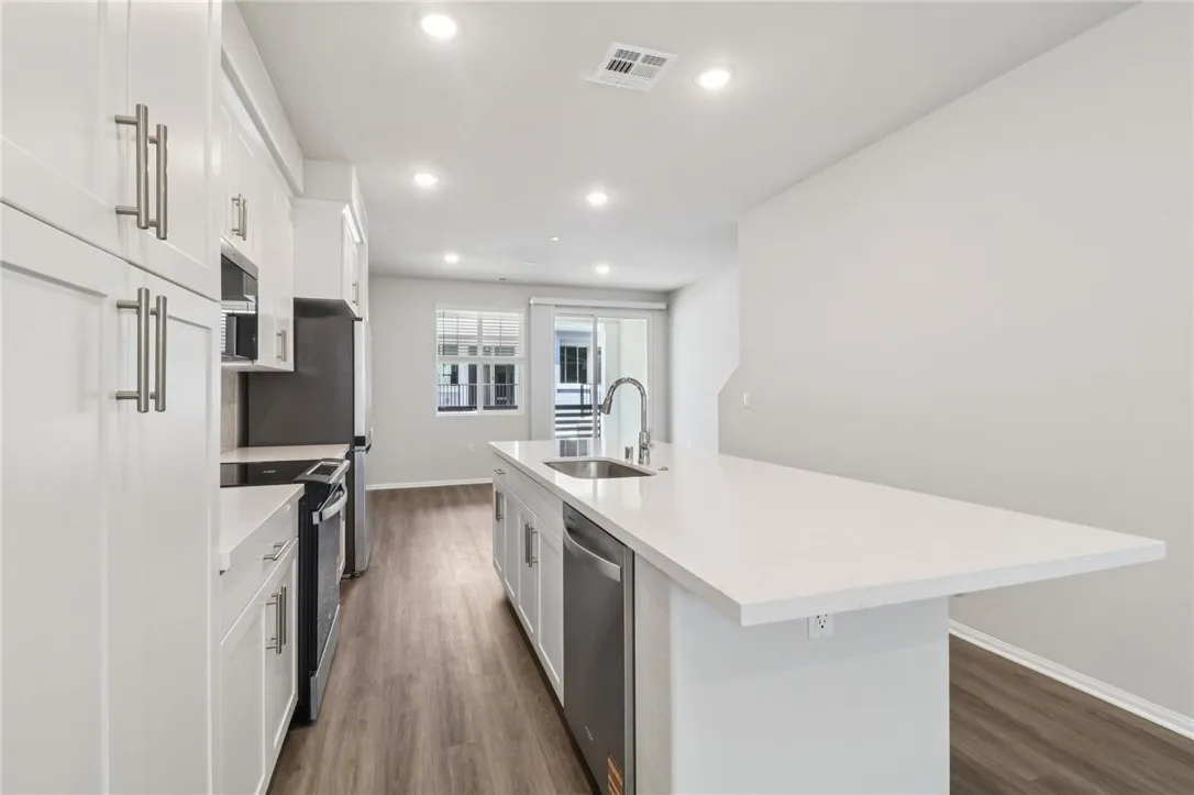 https://cdn.realtyfeed.com/cdn/127/306597234/5bf222a30a9af68e95679575e0a818b7.webp