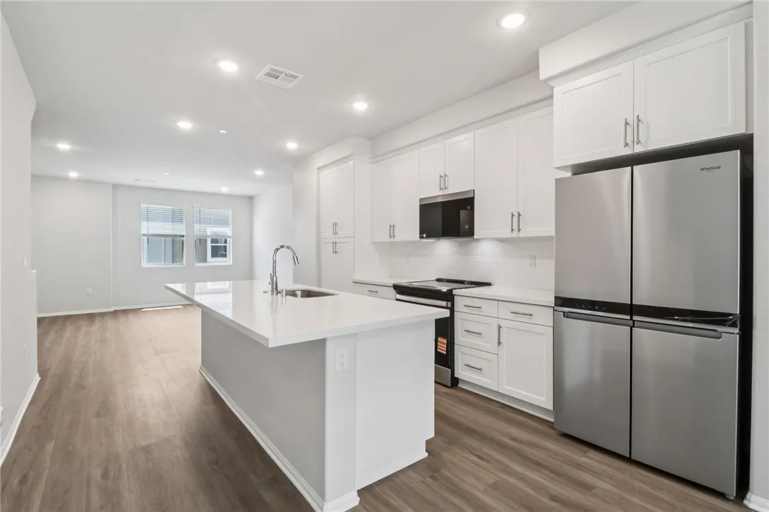 Photo #8: OC25269275 Listing: Photo #8