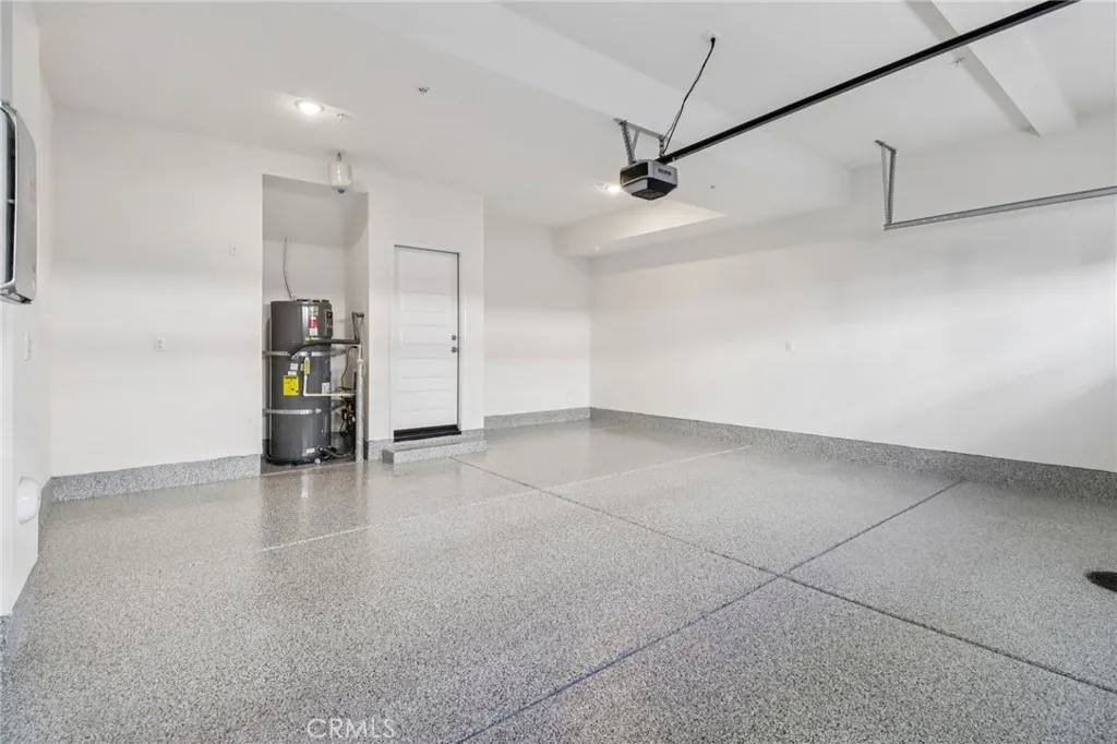 https://cdn.realtyfeed.com/cdn/127/306597266/40f16337022d4115d4ce18c6b07faff3.webp
