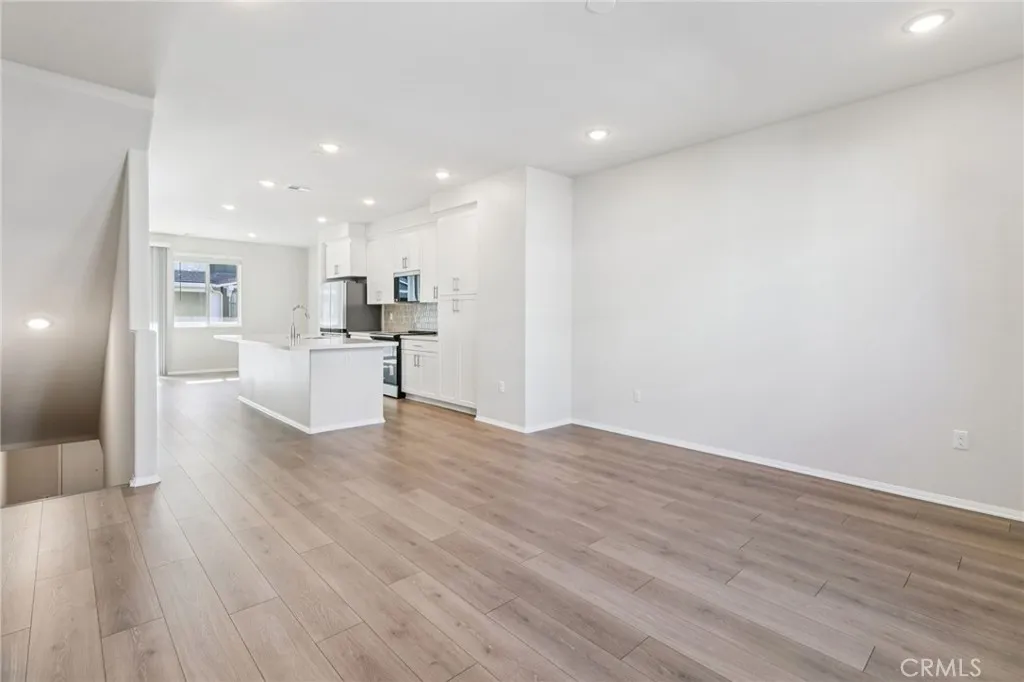 Photo #5: OC25269317 Listing: Photo #5