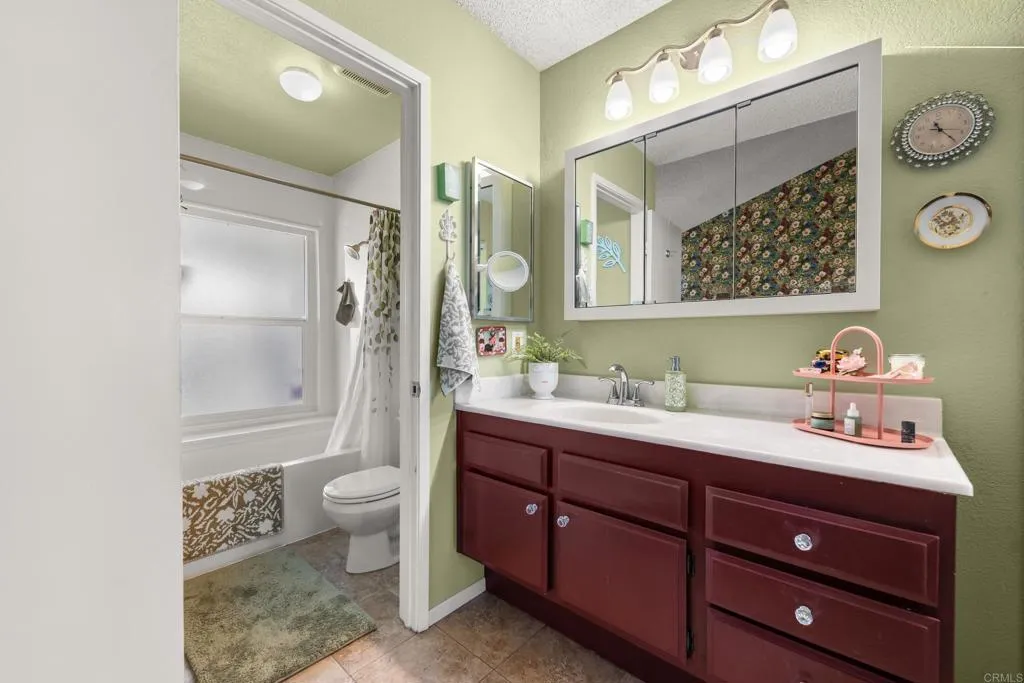 https://cdn.realtyfeed.com/cdn/127/306597301/2fe82812f507c5b090bfd8347a9ba513.webp