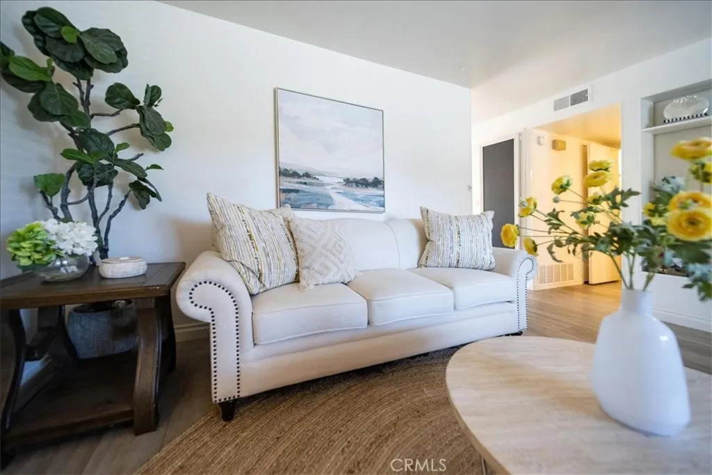 Photo #5: SW25269479 Listing: Photo #5