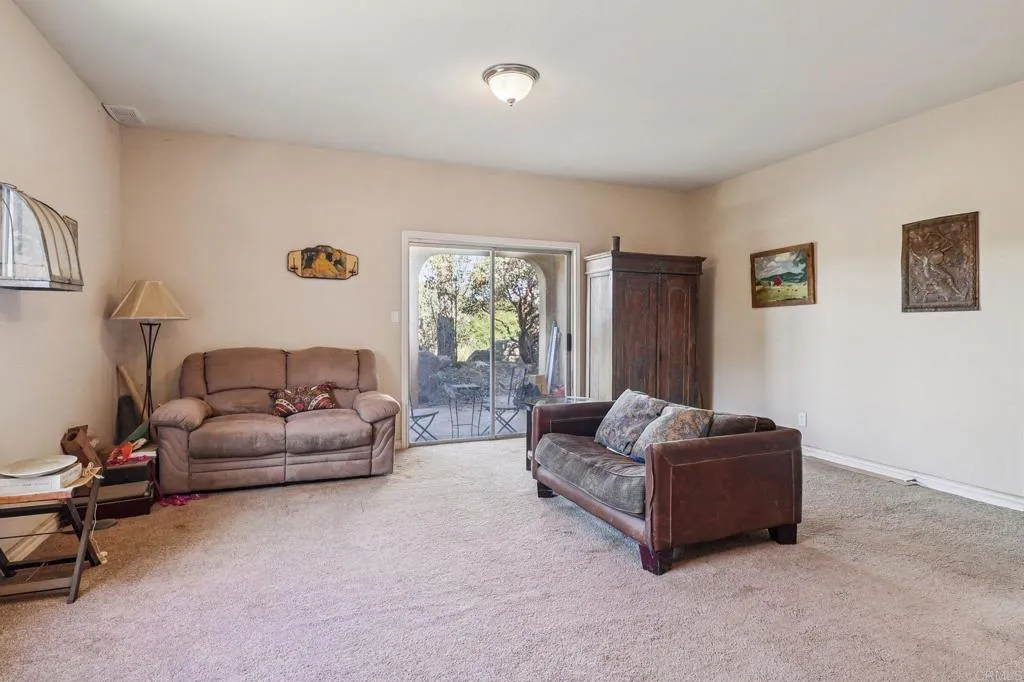 https://cdn.realtyfeed.com/cdn/127/306597449/0b2431e0cc16c23a3c47c345234e4e44.webp