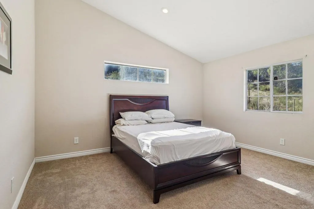 https://cdn.realtyfeed.com/cdn/127/306597449/f104ad87b979b7551b3f87bd8d31437f.webp