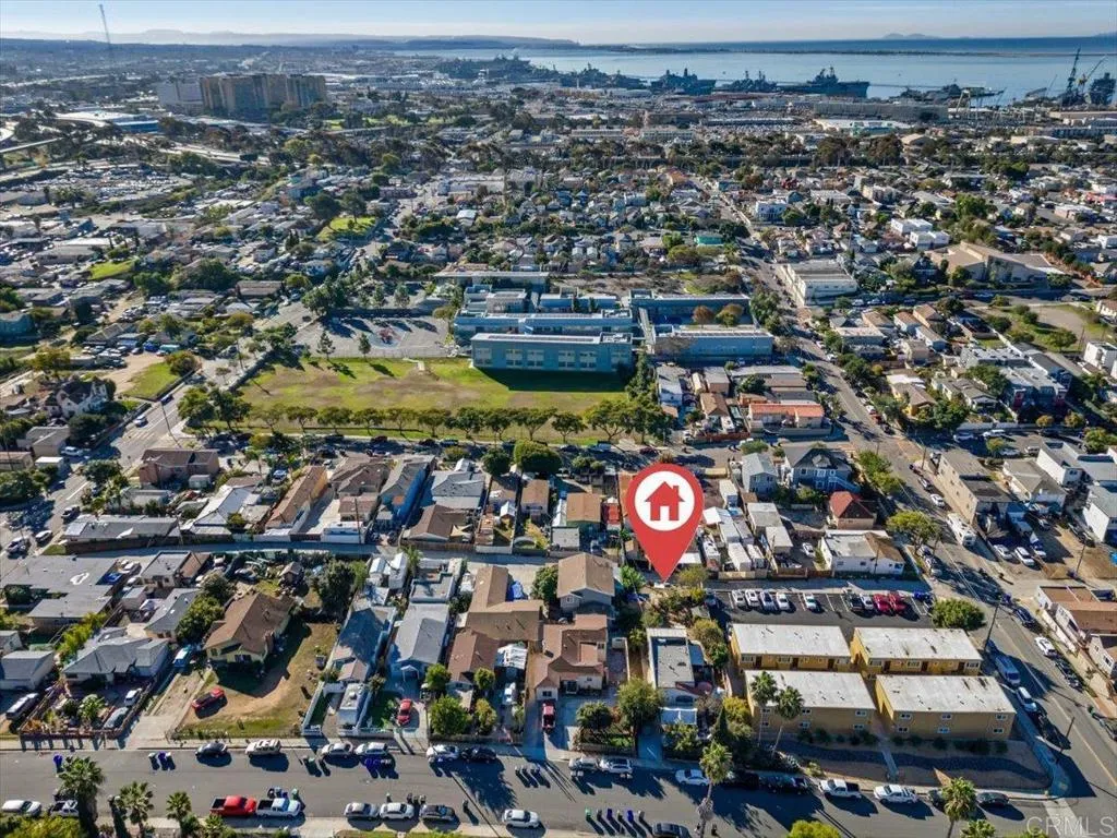 https://cdn.realtyfeed.com/cdn/127/306597561/4c61730b447d45fe3d2048271bd484f5.webp