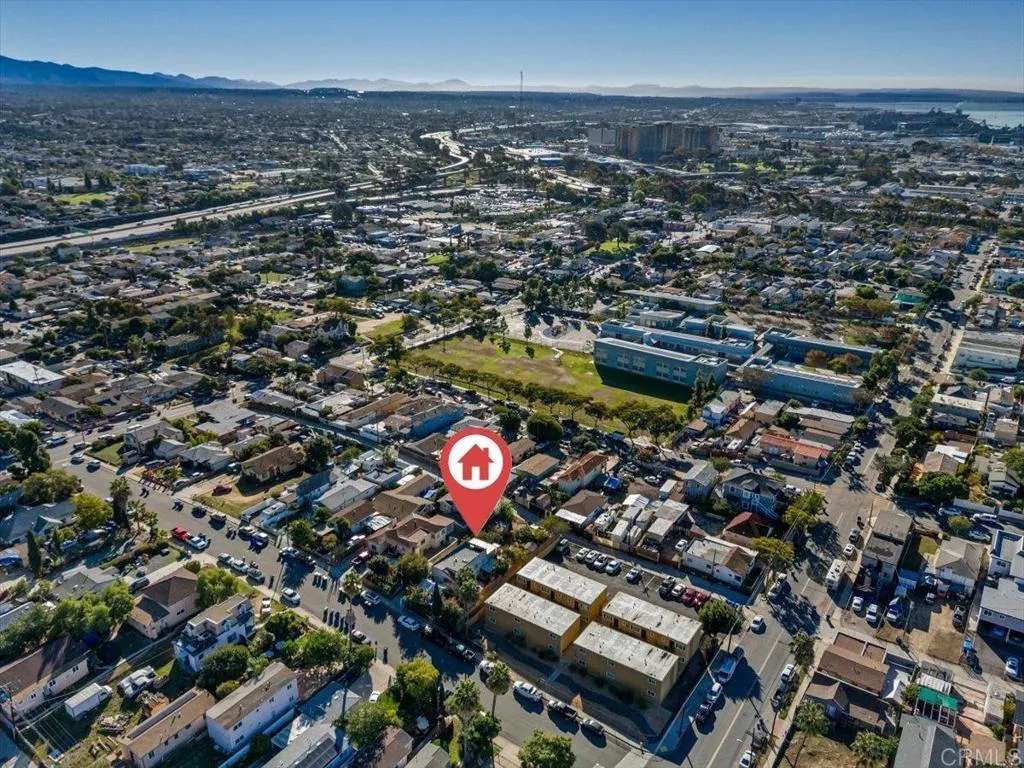 https://cdn.realtyfeed.com/cdn/127/306597561/b1e5d8e7eadd2c3b4086ae05c721c9f3.webp