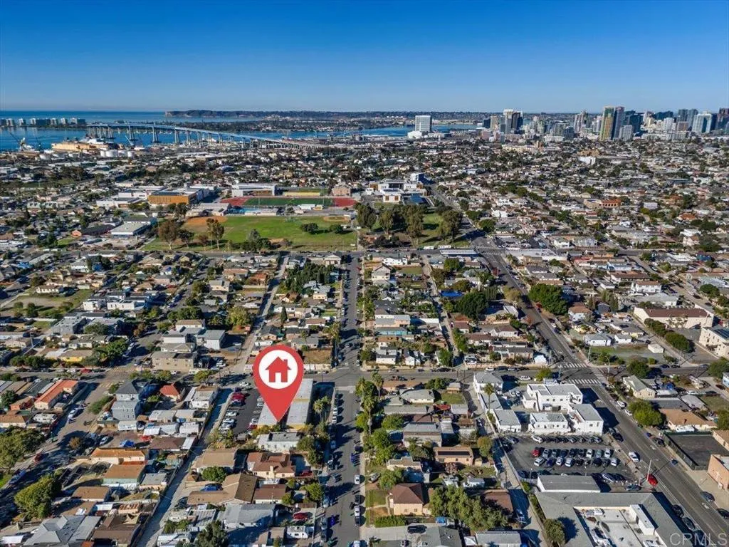 https://cdn.realtyfeed.com/cdn/127/306597561/f1acd0981540317984a644b7d795310d.webp
