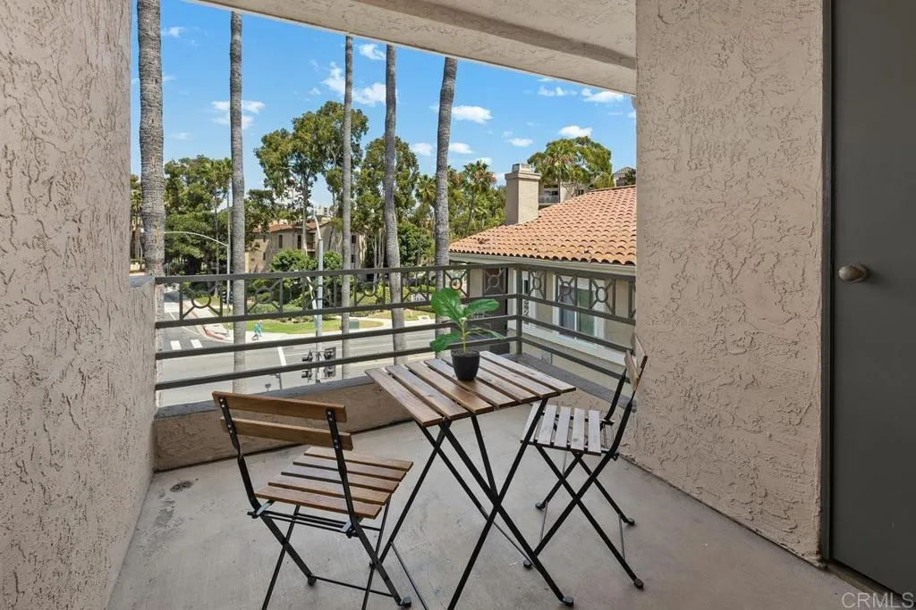 Condos, Lofts and Townhomes for Sale in La Jolla Condos Near UCSD