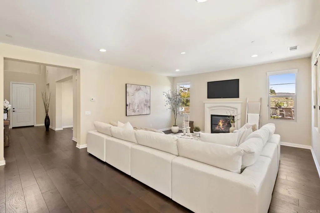 https://cdn.realtyfeed.com/cdn/127/306597680/133bae2756d829637fa84177df380f6b.webp
