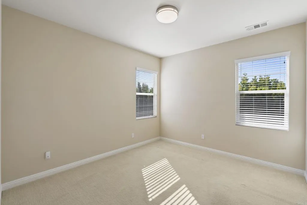 https://cdn.realtyfeed.com/cdn/127/306597680/6b90a0d32ac8d465277925bd7838cb66.webp