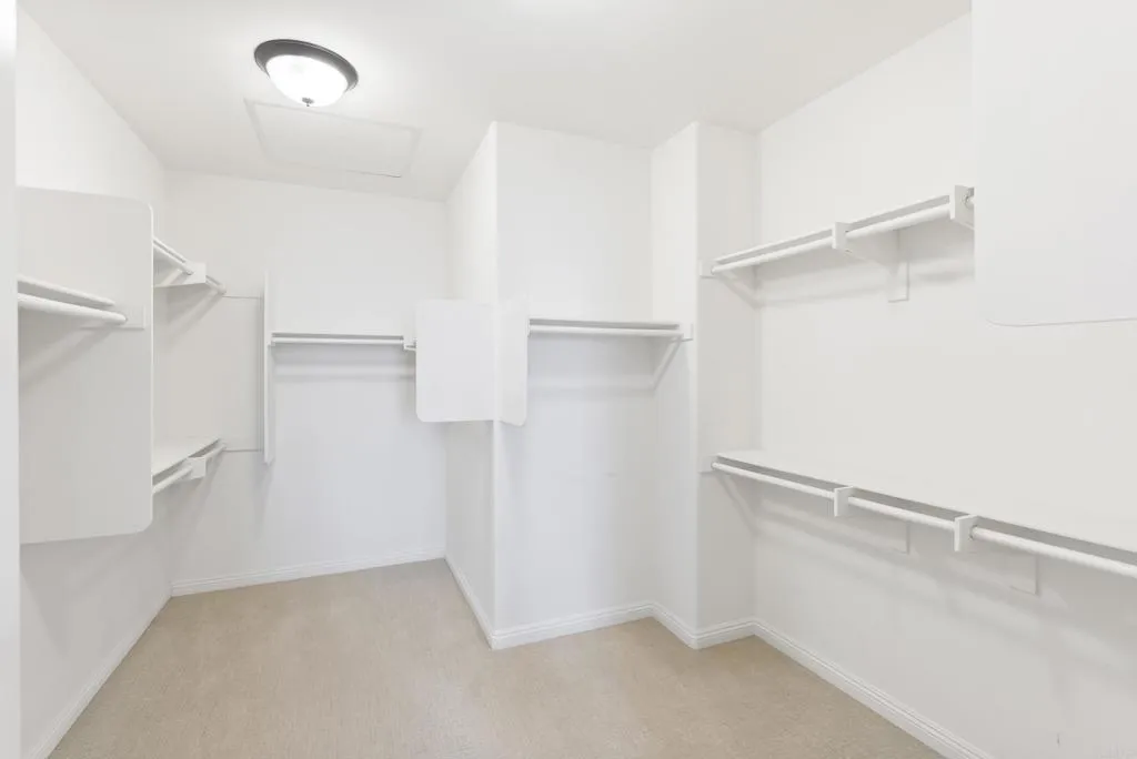 https://cdn.realtyfeed.com/cdn/127/306597680/77204cf4ae467f17faf1ebe8b000c445.webp