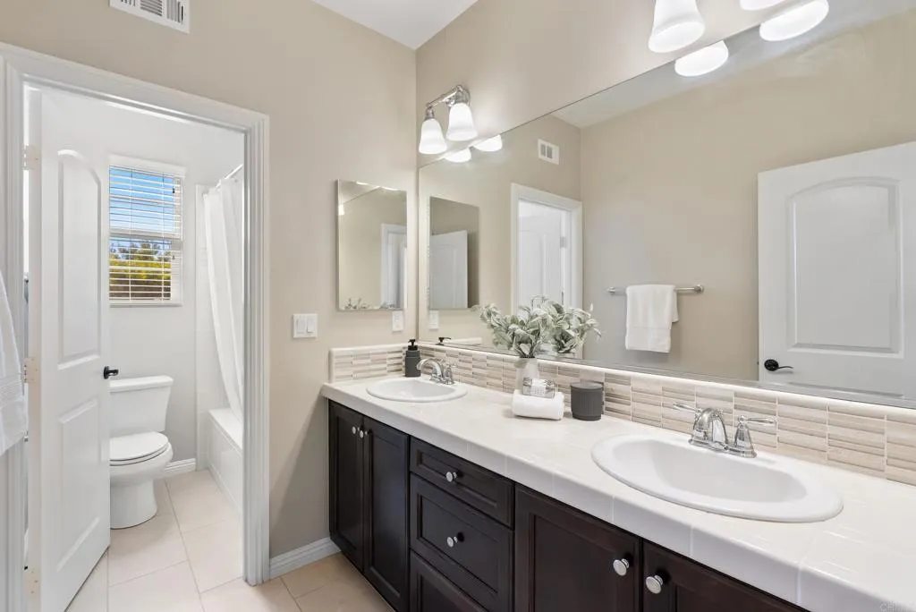 https://cdn.realtyfeed.com/cdn/127/306597680/8fa695d73468dd95d25e629a26d26079.webp