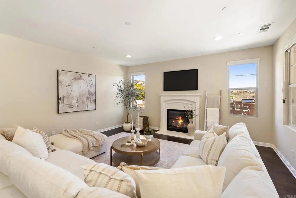 https://cdn.realtyfeed.com/cdn/127/306597680/b7fe5764ed13a33642e80f8cf833278e.webp