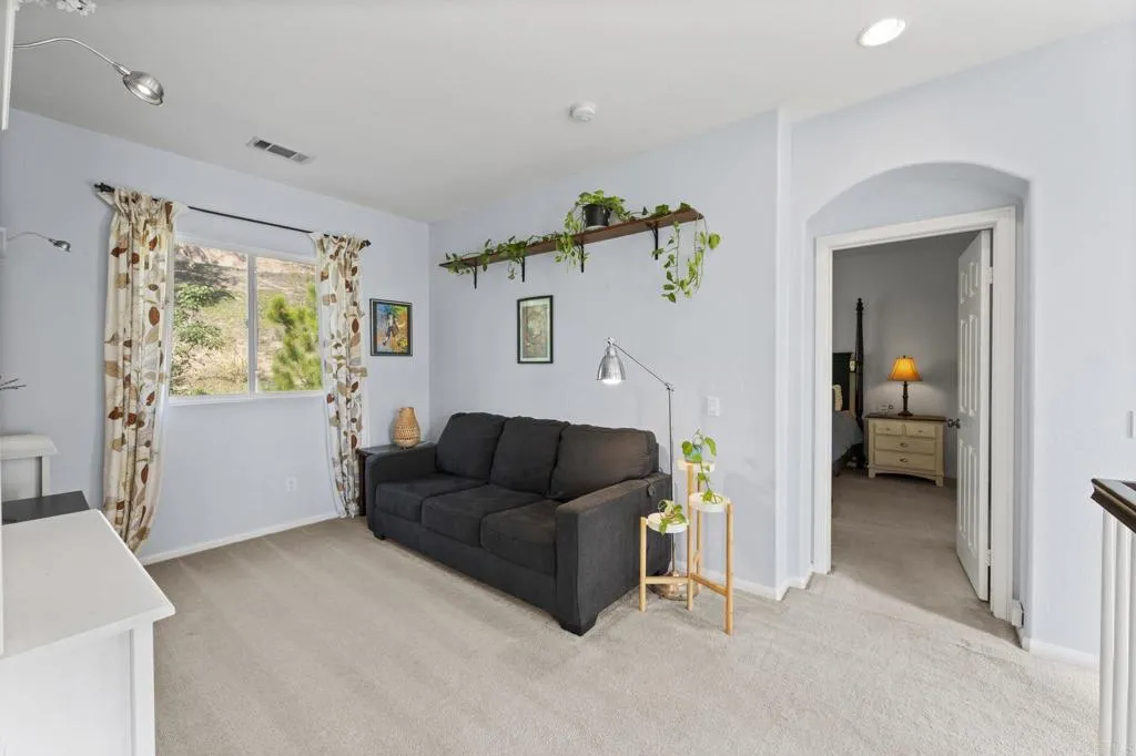 https://cdn.realtyfeed.com/cdn/127/306597719/b52aaaf60051782fd2ad413a1fd8f9ac.webp