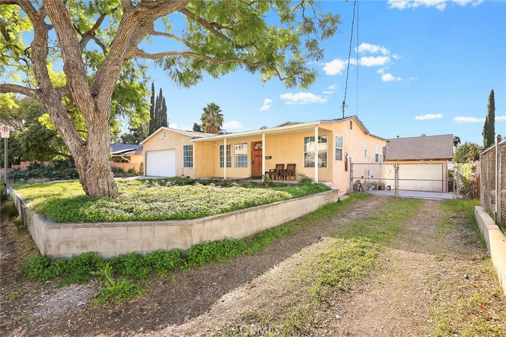 10833 Mcvine Ave Avenue, Sunland, CA 91040 - Photo 3 of 36, Sunland, CA