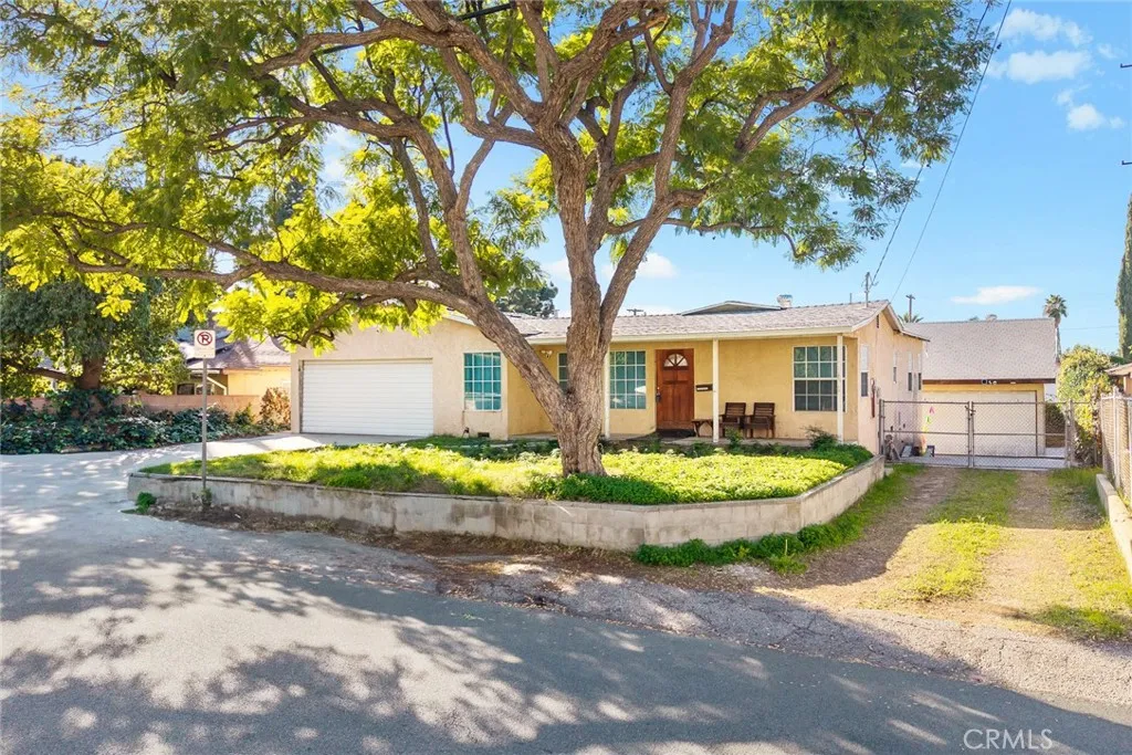 10833 Mcvine Ave Avenue, Sunland, CA 91040 - Photo 4 of 36, Sunland, CA