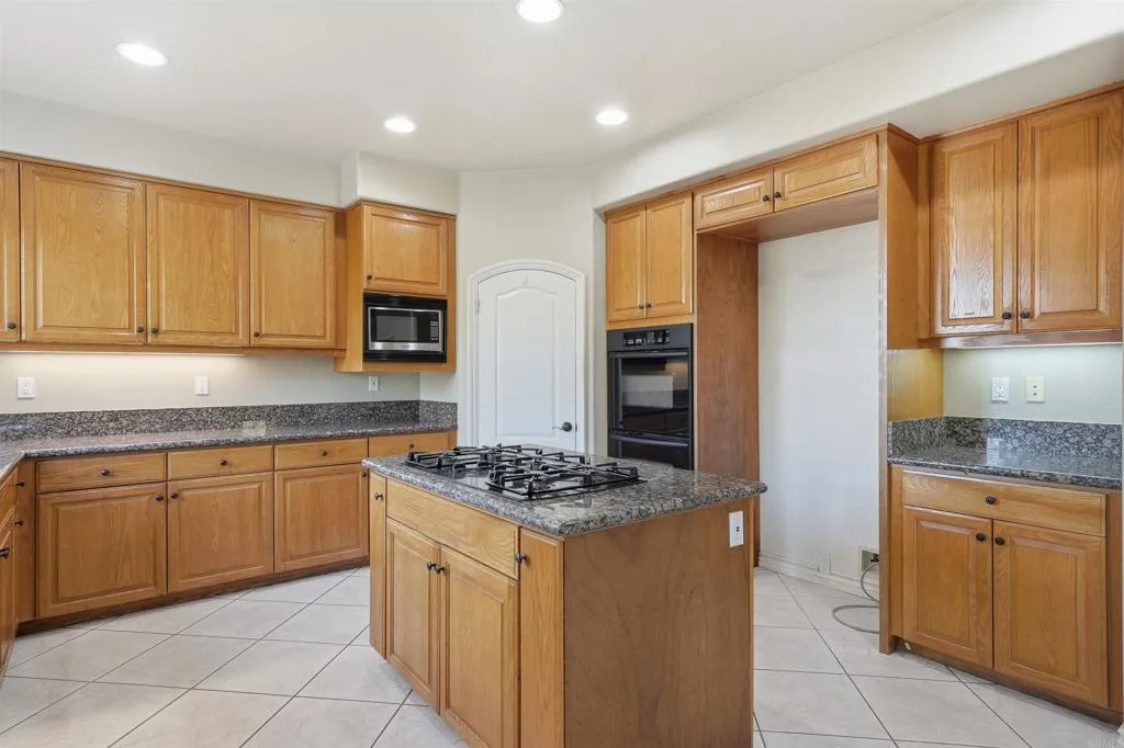 https://cdn.realtyfeed.com/cdn/127/306598048/74452f7051e8e63e017ec036fbdd0011.webp