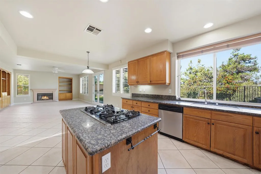 https://cdn.realtyfeed.com/cdn/127/306598048/a8b9dad7a644a128e93936089659cacc.webp