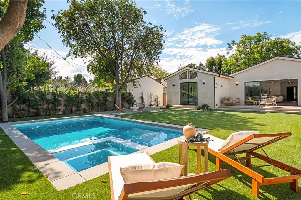 Valley Village, CA 91607