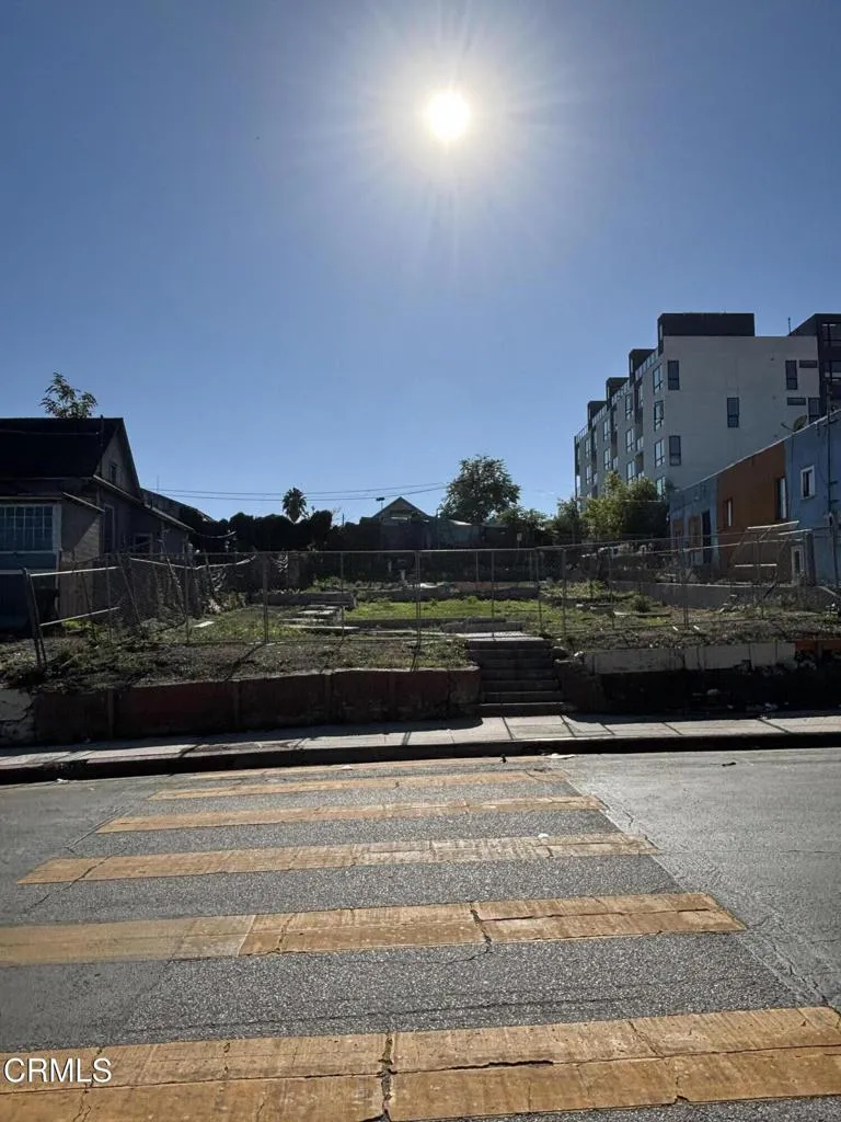 Los Angeles, CA 90026