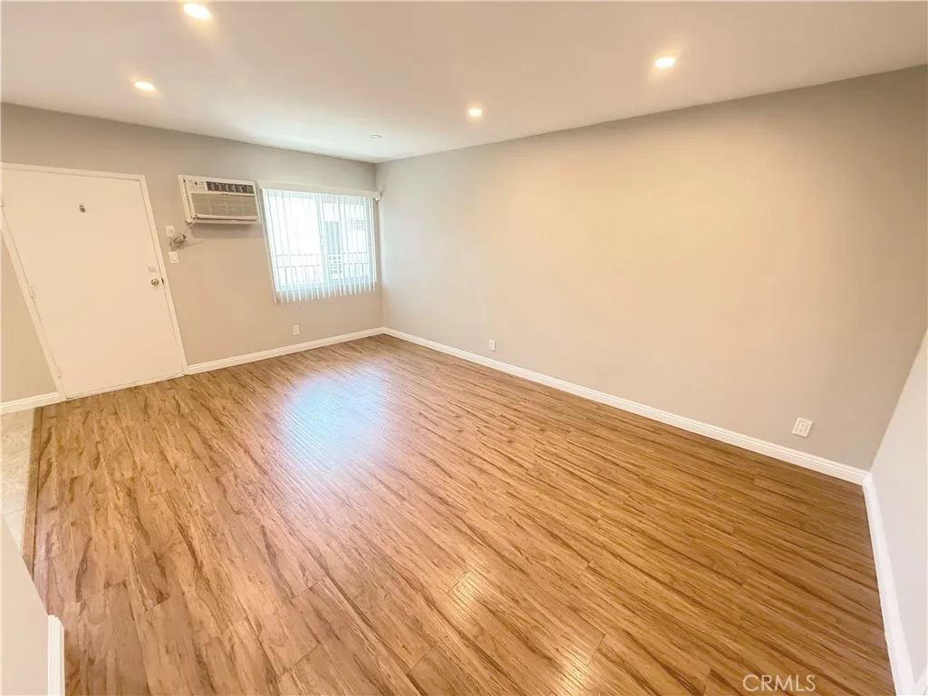2306 Mira Vista Avenue Unit 16, Montrose, CA 91020 - Photo 2 of 14, Montrose, CA