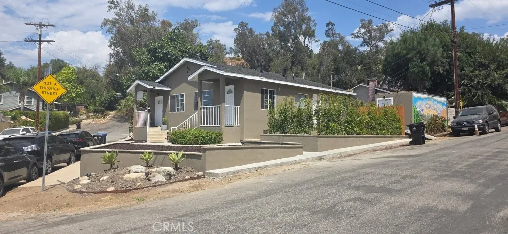 Los Angeles, CA 90042