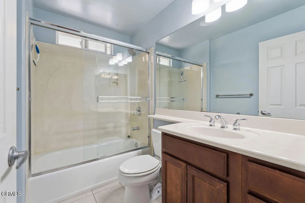 Photo #17: P1-25101 Listing: Photo #17