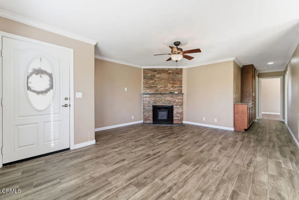 Photo #5: P1-25101 Listing: Photo #5