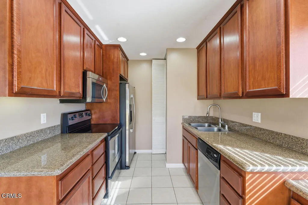 Photo #11: P1-25101 Listing: Photo #11