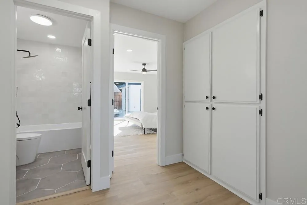 https://cdn.realtyfeed.com/cdn/127/306598369/00848f5f8672a217fab22df8242aaf79.webp