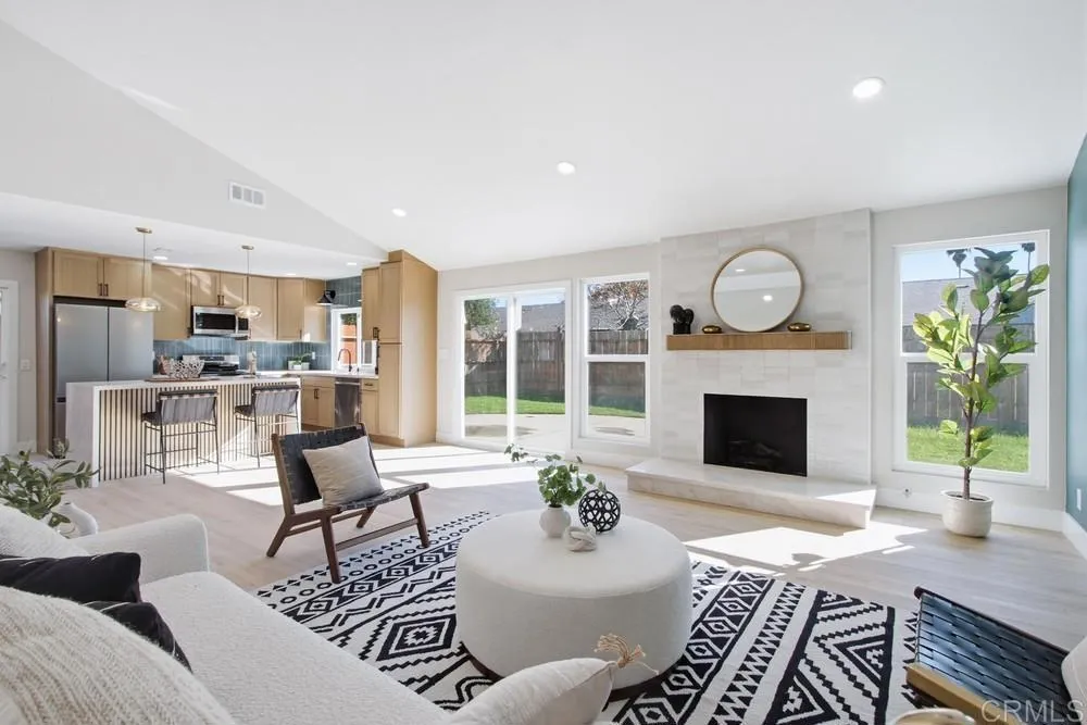 https://cdn.realtyfeed.com/cdn/127/306598369/0c9a3048670b407b826170e8c3418bf3.webp