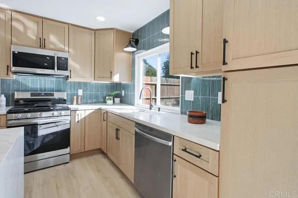 https://cdn.realtyfeed.com/cdn/127/306598369/d1c6b806bed0f813923bcec6930bb364.webp