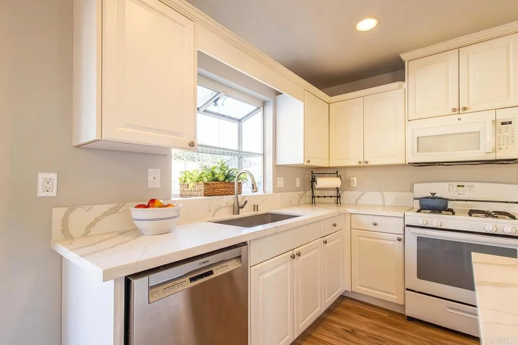 https://cdn.realtyfeed.com/cdn/127/306598529/9a6f47661adfe35087648e0f23be7351.webp